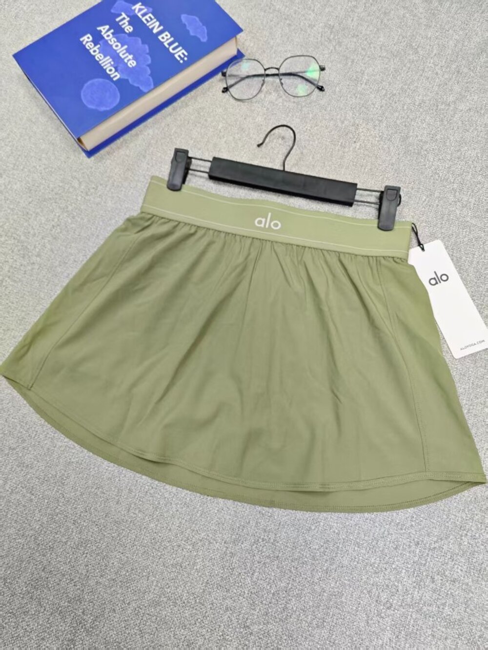 NWT ALO Yoga Tennis Skort in Dune Grass | Mini Match Point Skirt 💓💚